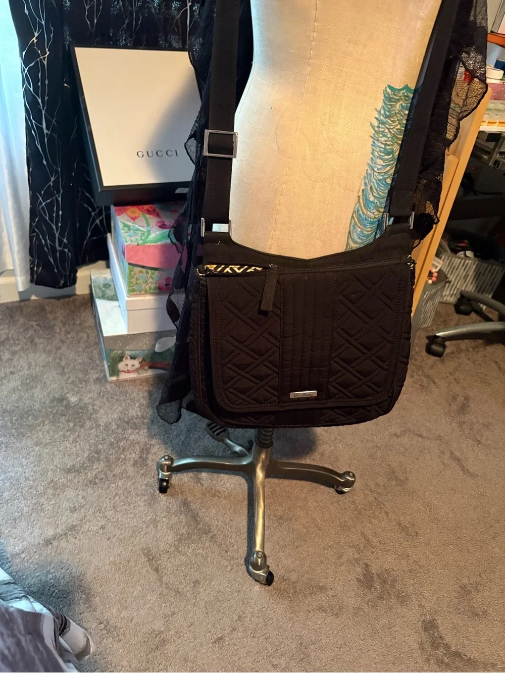 Black Vera Bradley quilted crossover 49 inch. 10 x 12x3 🖤
